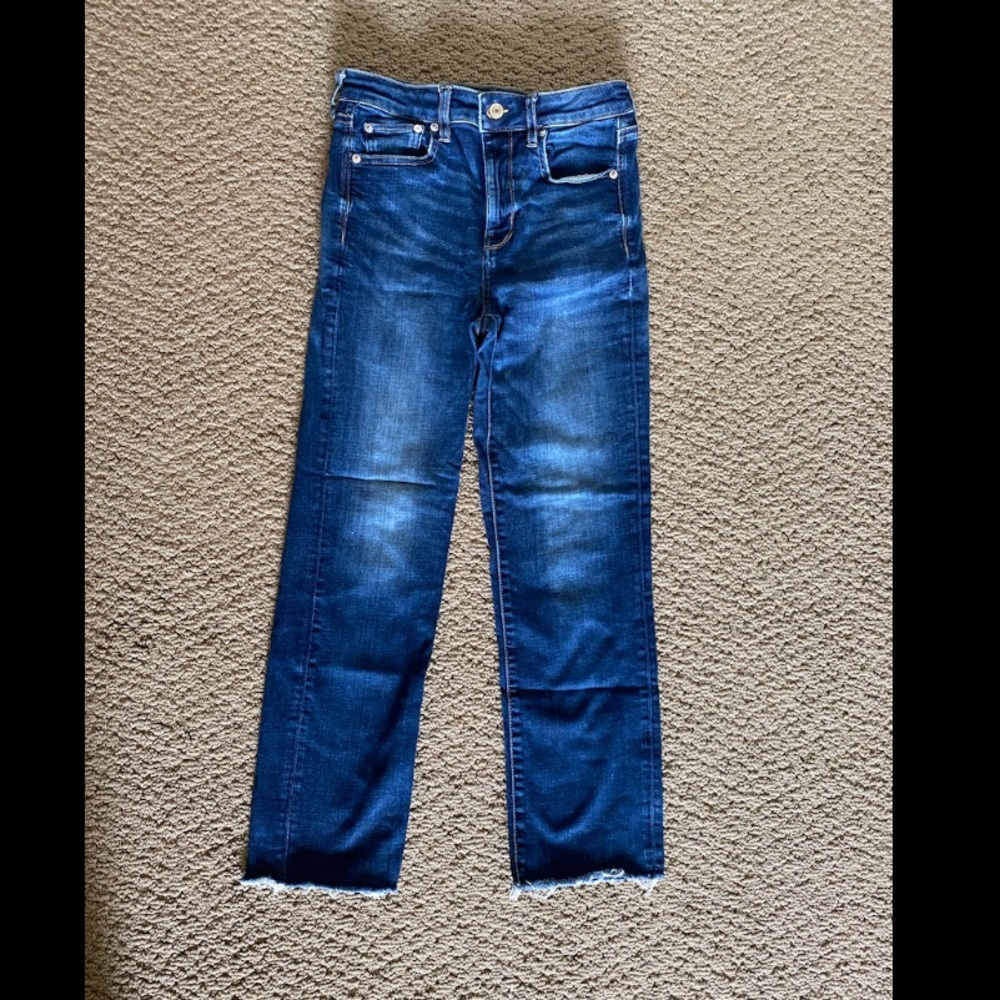 American Eagle Cropped Straight Leg Jean - size 4